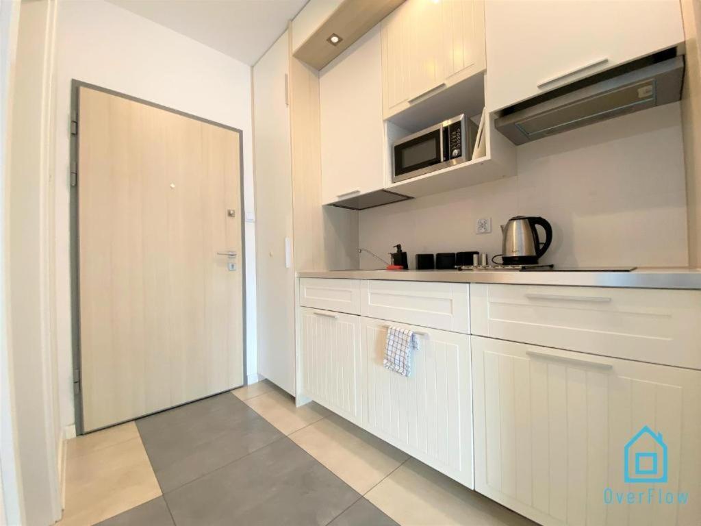 Milky Apartment With Balcony - 3 Km To Baltic Sea Gdansk Bagian luar foto