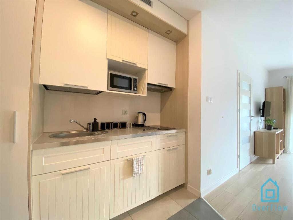 Milky Apartment With Balcony - 3 Km To Baltic Sea Gdansk Bagian luar foto