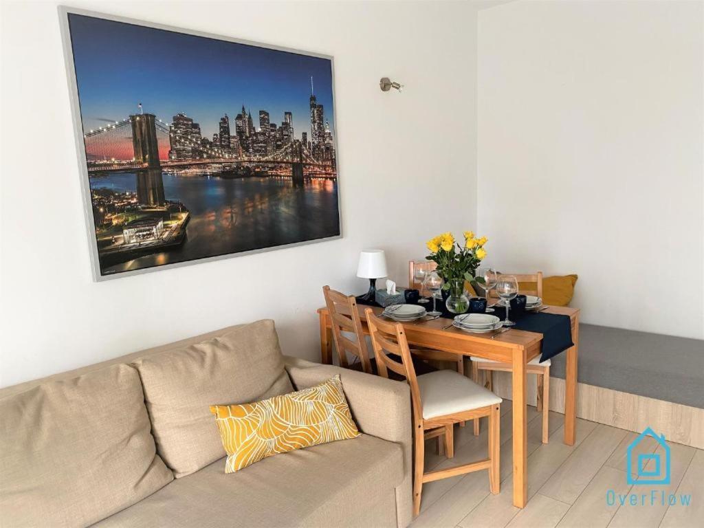 Milky Apartment With Balcony - 3 Km To Baltic Sea Gdansk Bagian luar foto