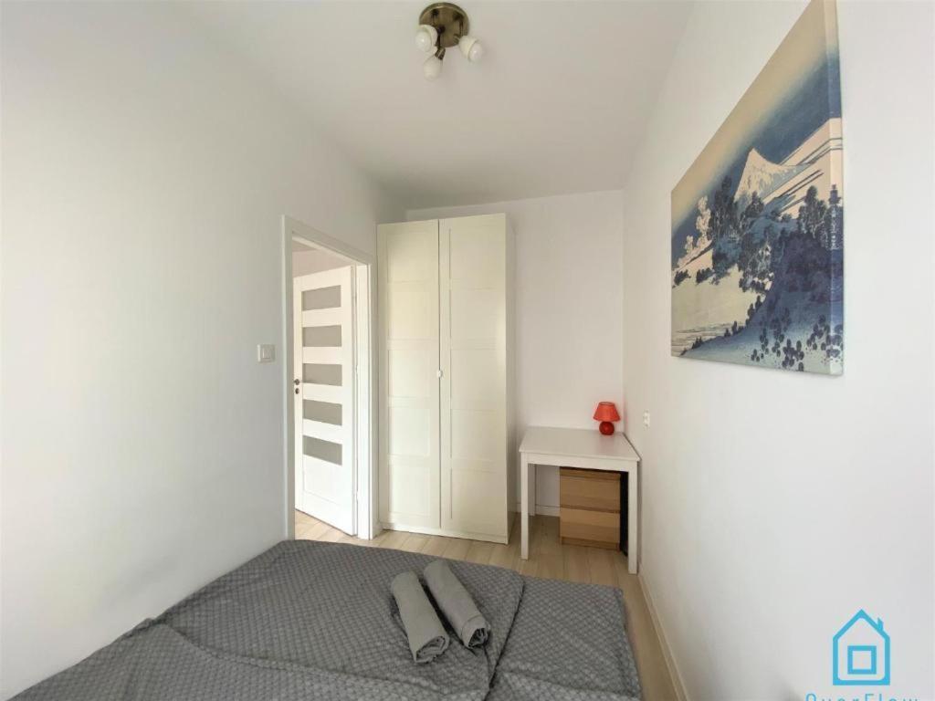 Milky Apartment With Balcony - 3 Km To Baltic Sea Gdansk Bagian luar foto