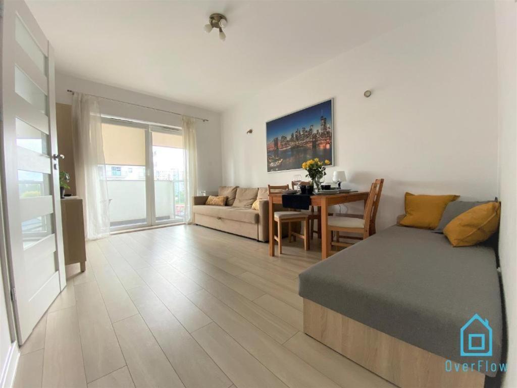 Milky Apartment With Balcony - 3 Km To Baltic Sea Gdansk Bagian luar foto