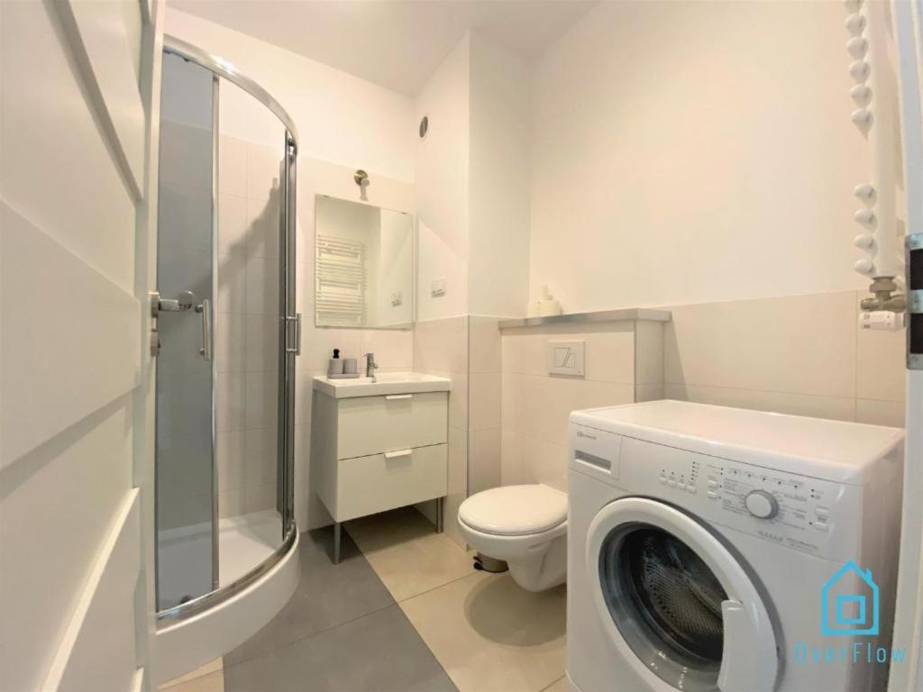 Milky Apartment With Balcony - 3 Km To Baltic Sea Gdansk Bagian luar foto
