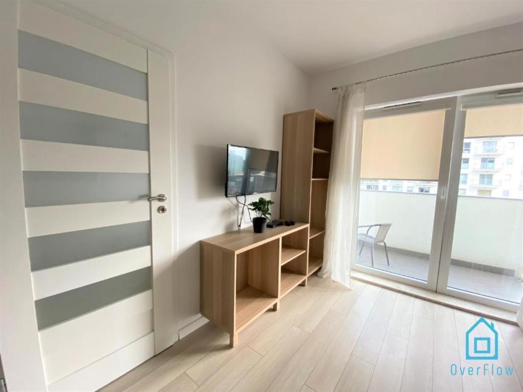 Milky Apartment With Balcony - 3 Km To Baltic Sea Gdansk Bagian luar foto